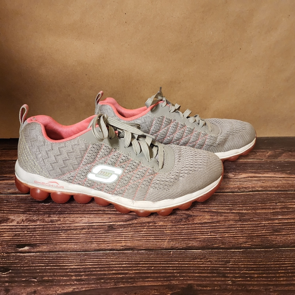 Skechers tennis shoes